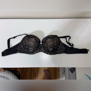 34DD Victorias Secret Brq